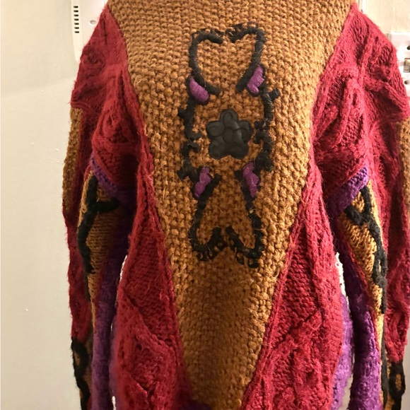 Vintage Women’s Novo Hand Knit Sweater - Picture 7 of 7